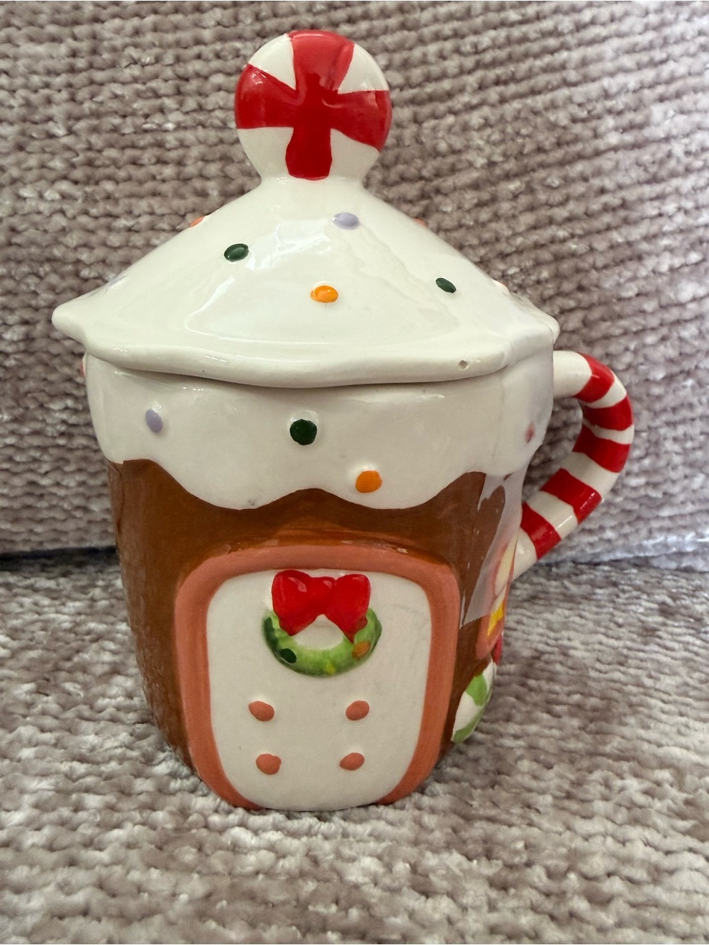 Mr. Christmas Ceramic Gingerbread House Mug With Candy Cane Handle And Lid 23 Oz